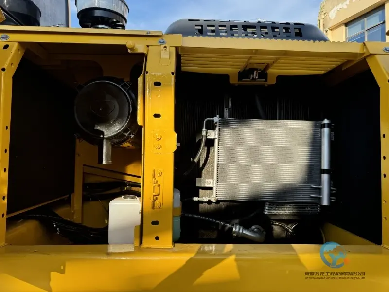 22_Used-Excavator-Komatsu-PC200-8-2