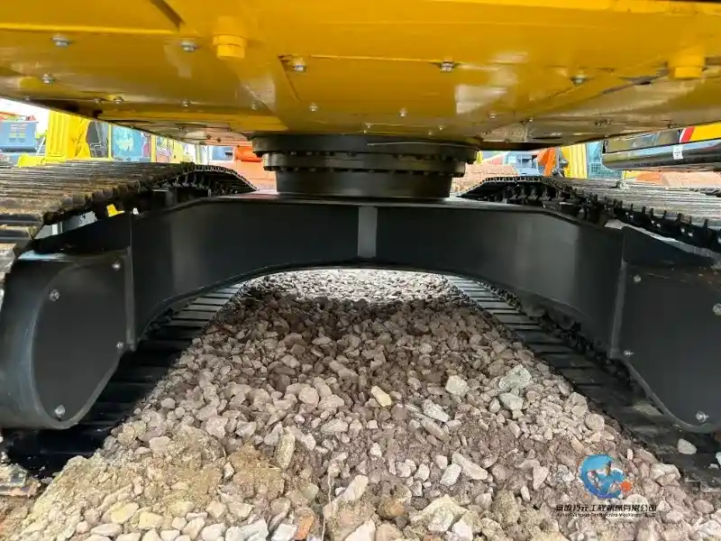 22_Used-Excavator-Komatsu-PC22015
