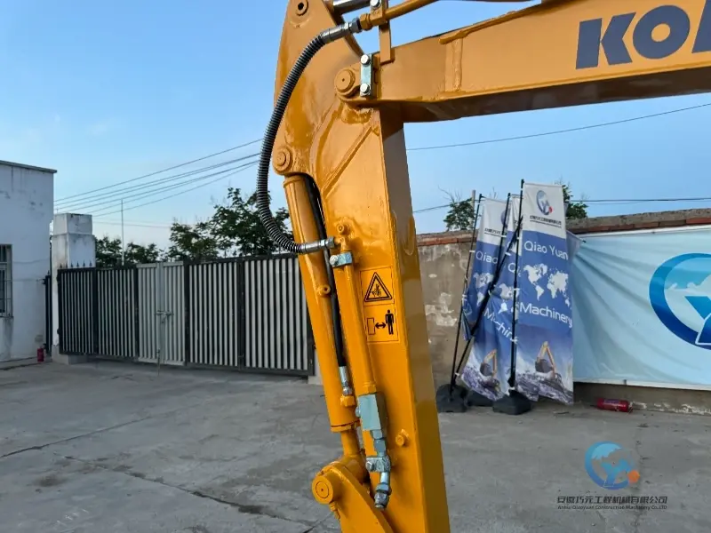 22_Used-Excavator-Komatsu-PC30MR-2-7