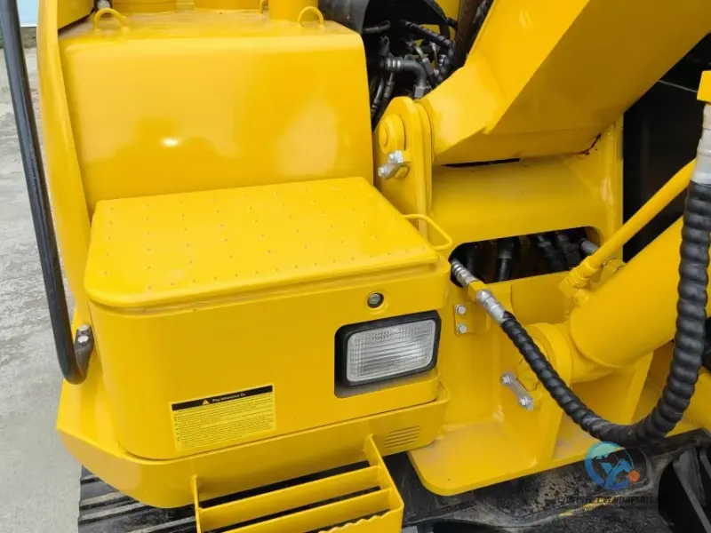 22_Used-Excavator-Komatsu-PC60-8-11