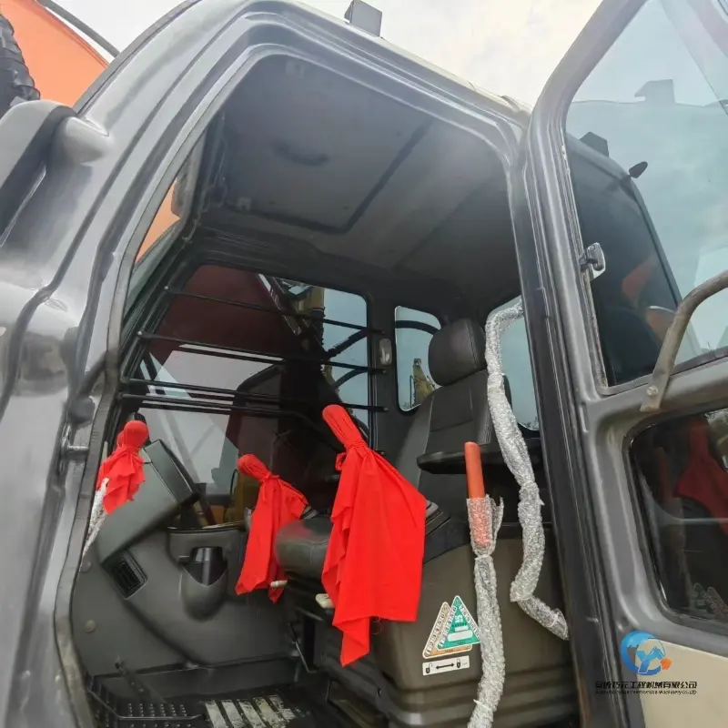 23_Used-Excavator-Hitachi-ZX24018