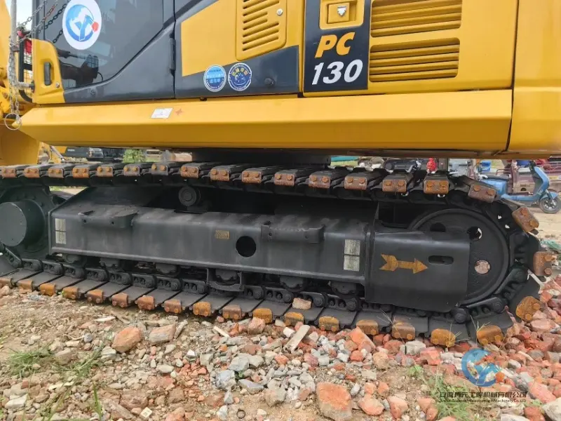 23_Used-Excavator-Komatsu-PC130-25