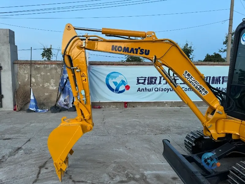 23_Used-Excavator-Komatsu-PC30MR-2-11