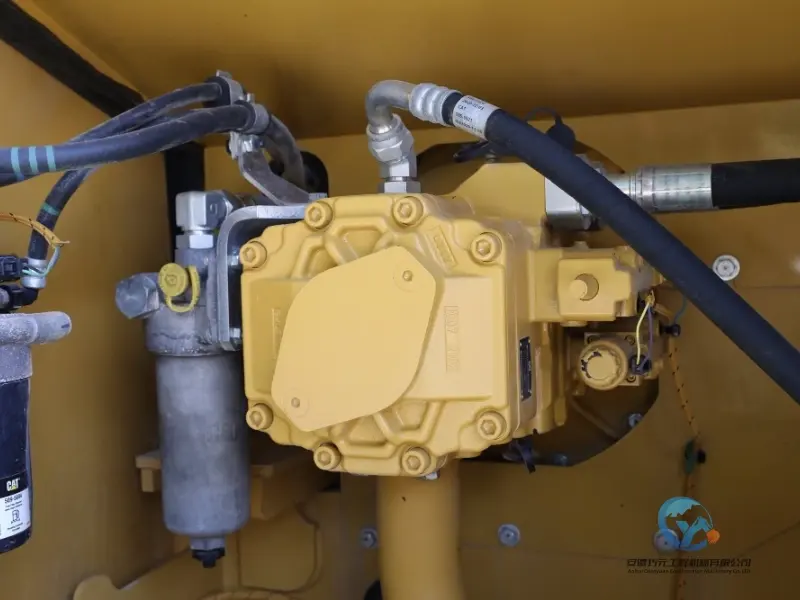 24_Used-Excavator-Caterpillar-320GX-25