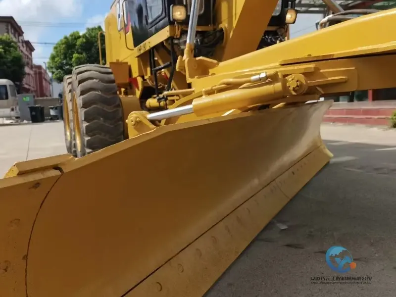24_Used-Grader-Caterpillar-140K-30