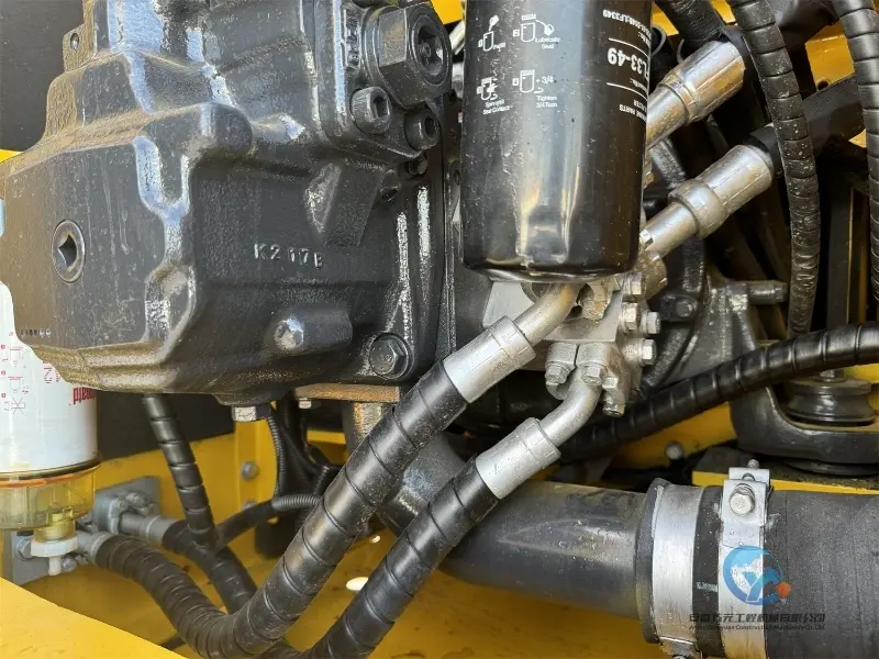 25_Used-Excavator-Komatsu-PC200-8-13