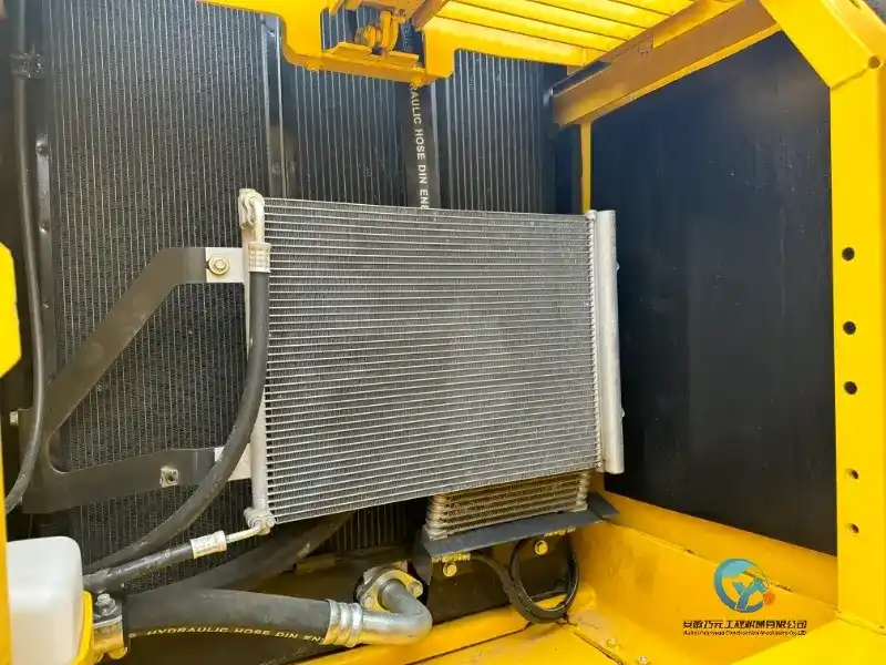 25_Used-Excavator-Komatsu-PC22018