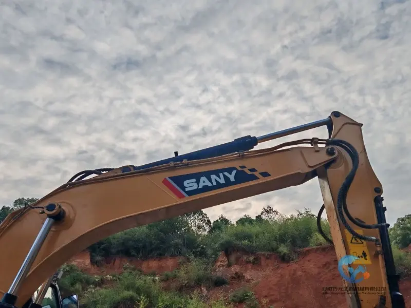 25_Used-Excavator-Sany-135C-17