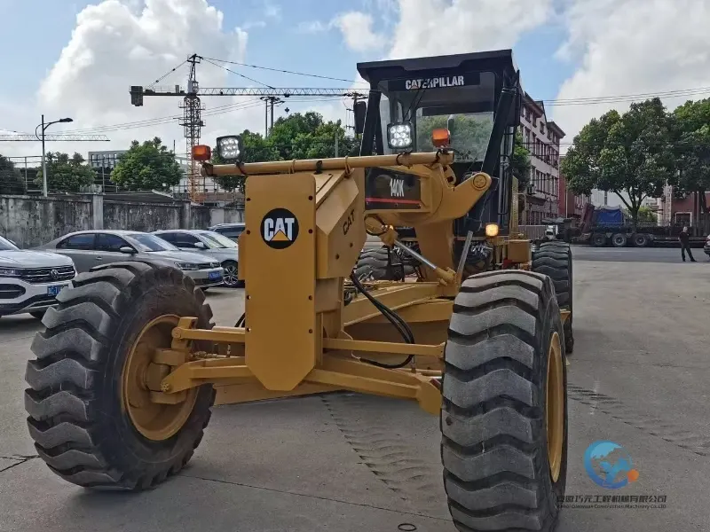 25_Used-Grader-Caterpillar-140K-32
