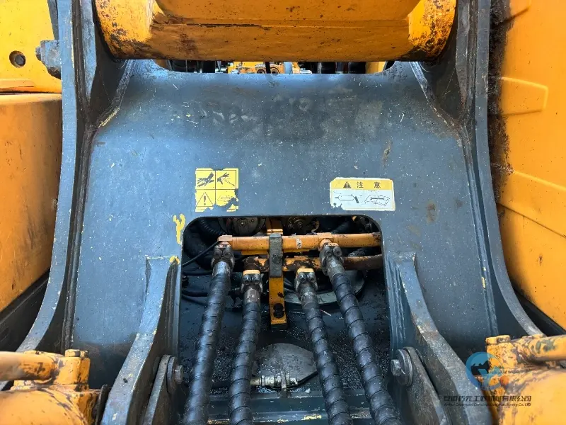 26_2020-Used-Excavator-Hyundai-220LC-9S-29
