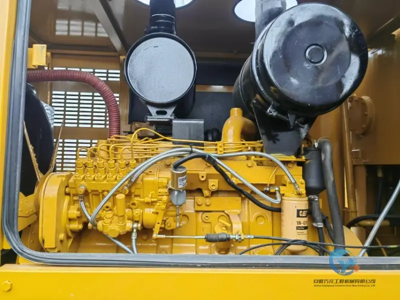 26_Used-Grader-Caterpillar-140H-17