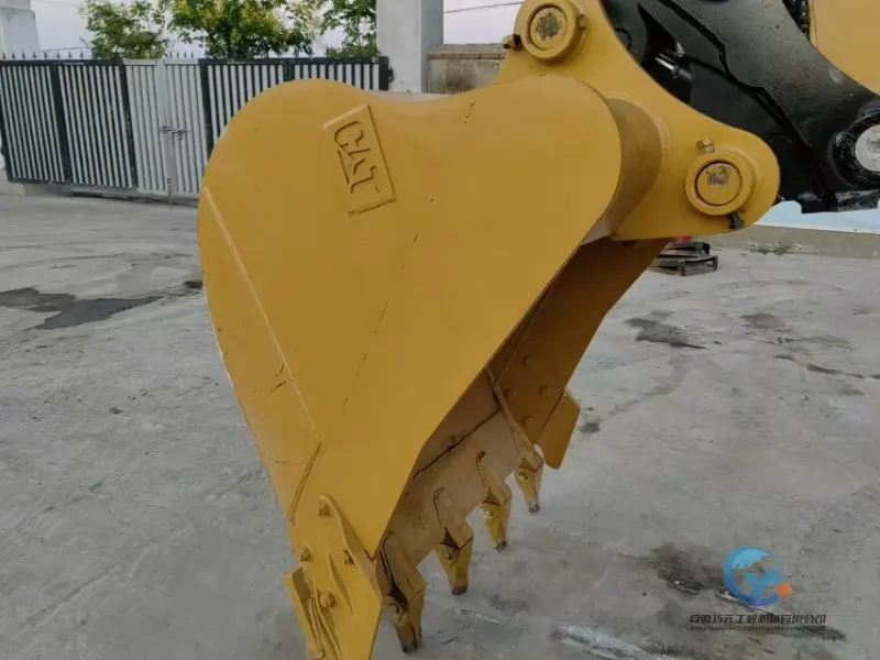 27_2022-Used-Excavator-Caterpillar-320D2L-24