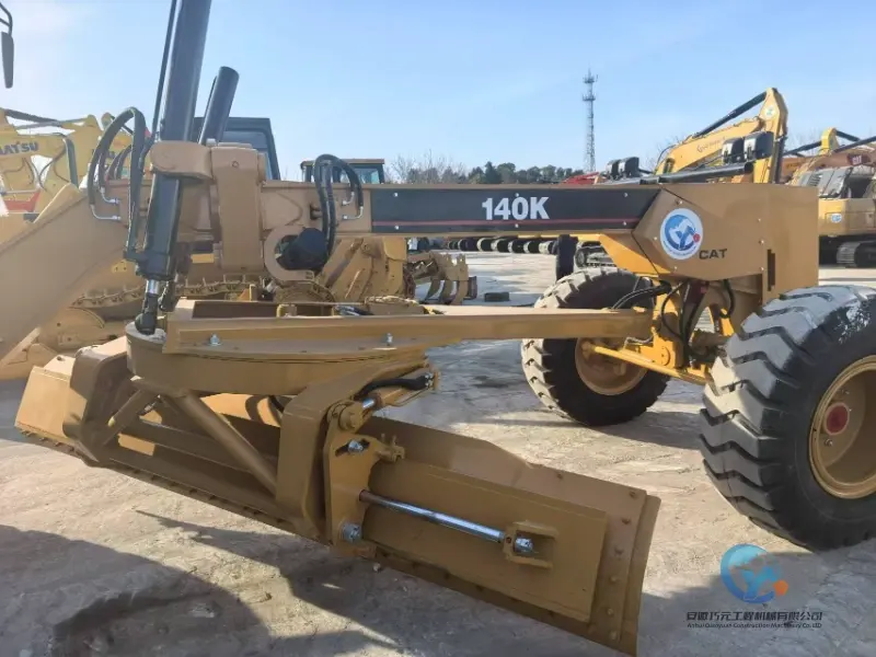 28_Used-Grader-Caterpillar-140K-41