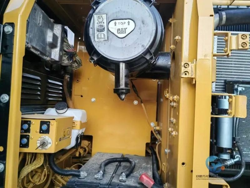 29_2022-Used-Excavator-Caterpillar-320D2L-26