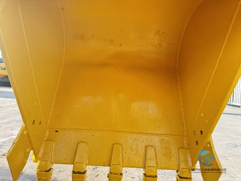29_Used-Excavator-Komatsu-PC200-8-18