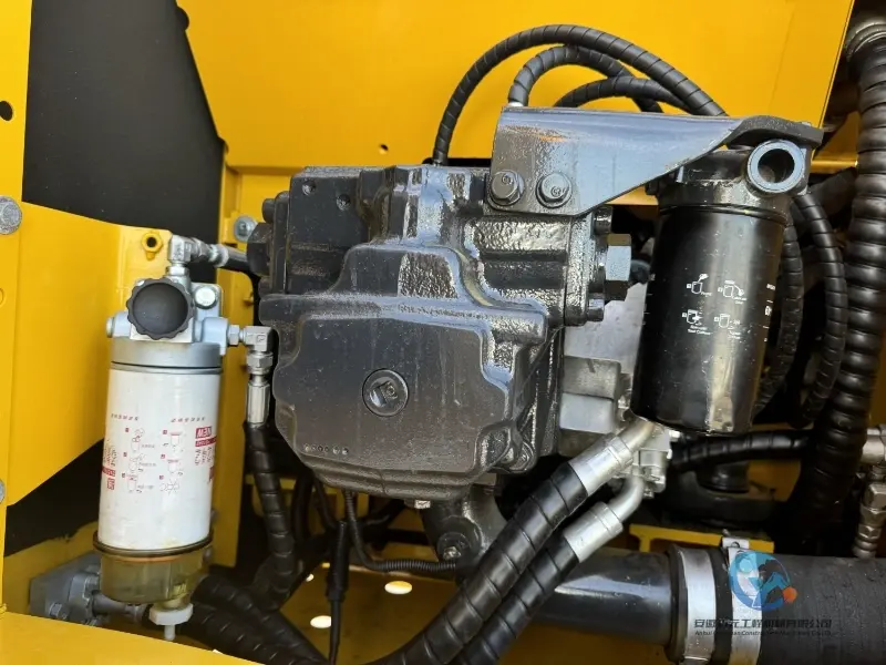 30_Used-Excavator-Komatsu-PC200-8-19