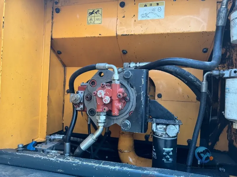 33_2020-Used-Excavator-Hyundai-220LC-9S-10