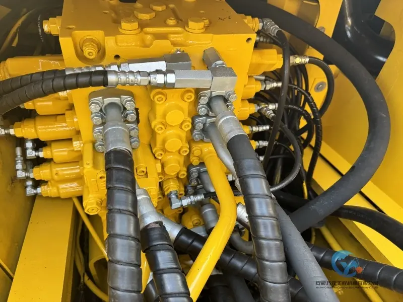 35_Used-Excavator-Komatsu-PC200-8-26