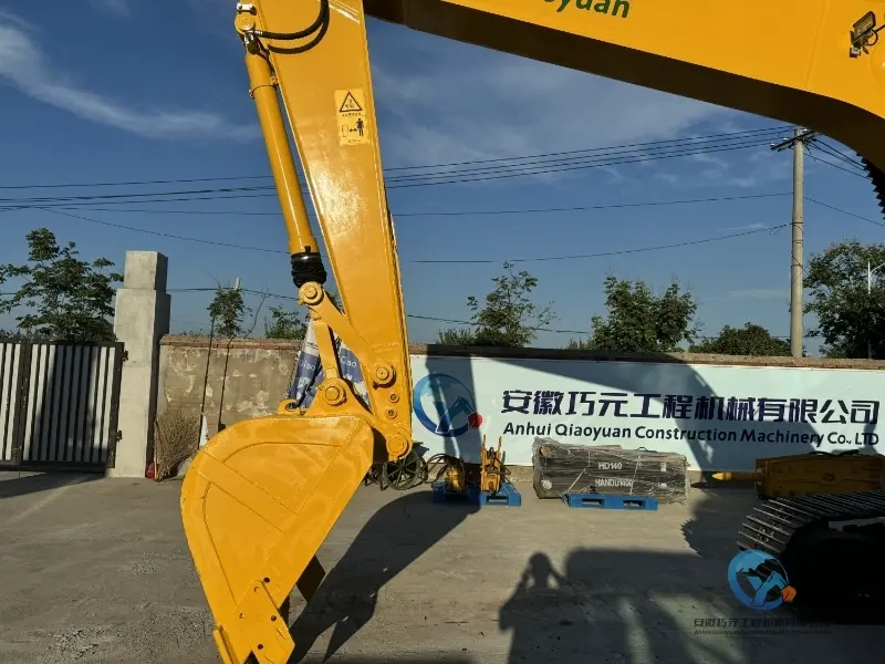 38_Used-Excavator-Komatsu-PC200-8-34