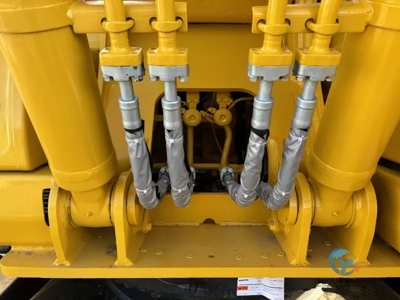 41_Used-Excavator-Komatsu-PC200-8-37