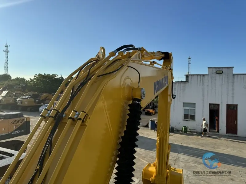42_Used-Excavator-Komatsu-PC200-8-38