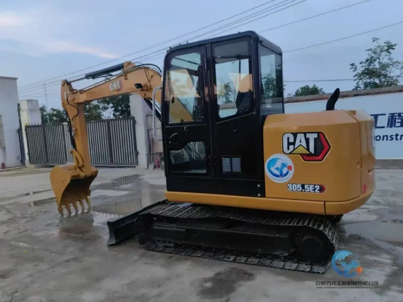 4_Used-Excavator-Caterpillar-303.5E2-12