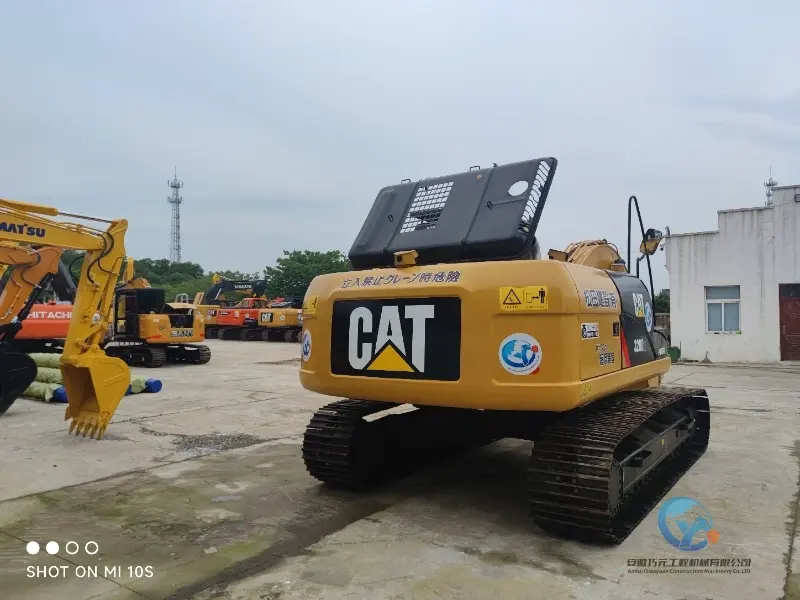 4_Used-Excavator-Caterpillar-323D2L-5
