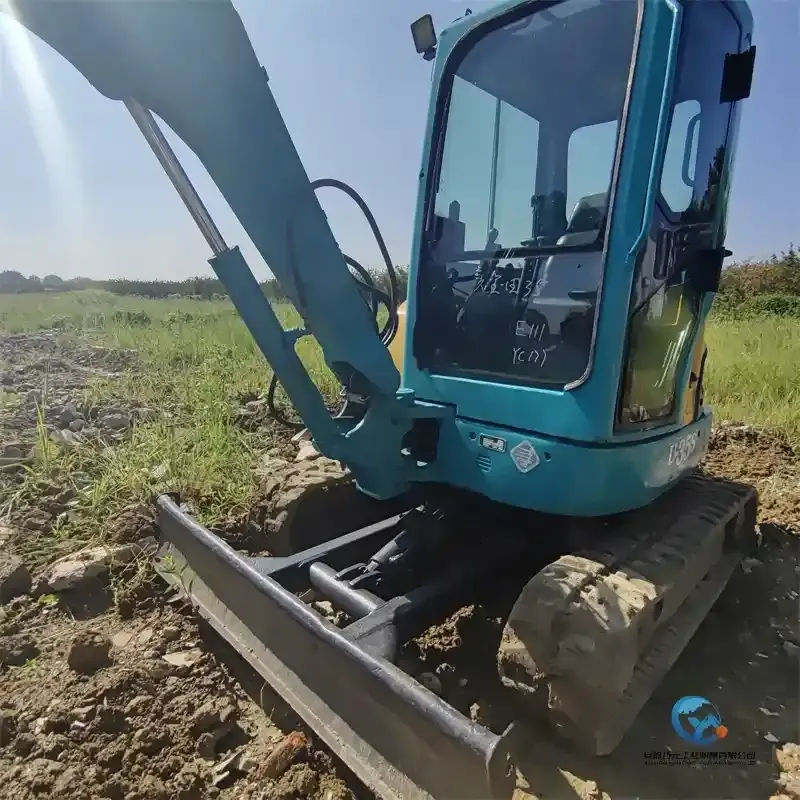 4_Used-Excavator-Kubota-U35S6-1