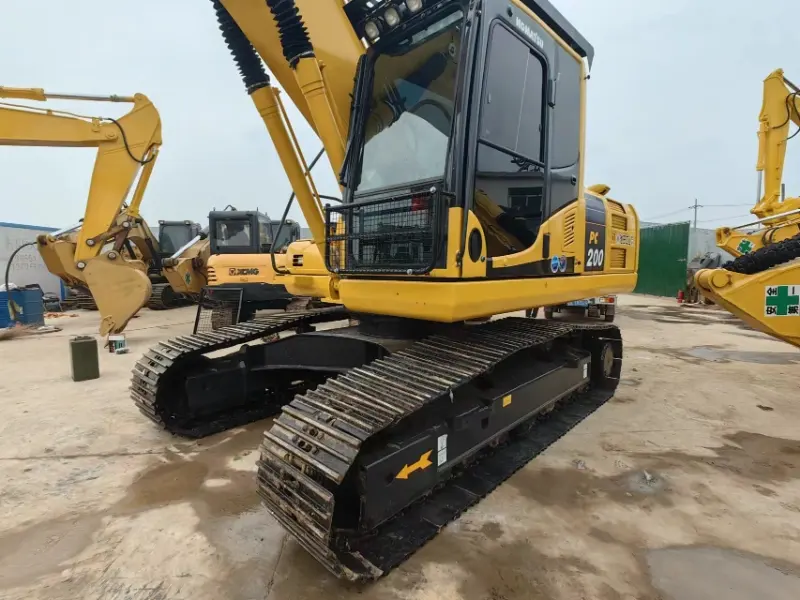 5_Used-Excavator-Komatsu-PC2002