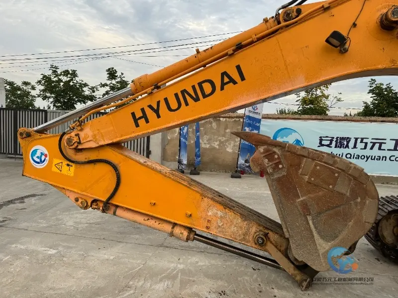 6_2020-Used-Excavator-Hyundai-220LC-9S-4