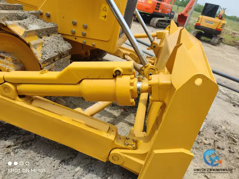 6_Used-Bulldozer-SHANTUI-SD2217