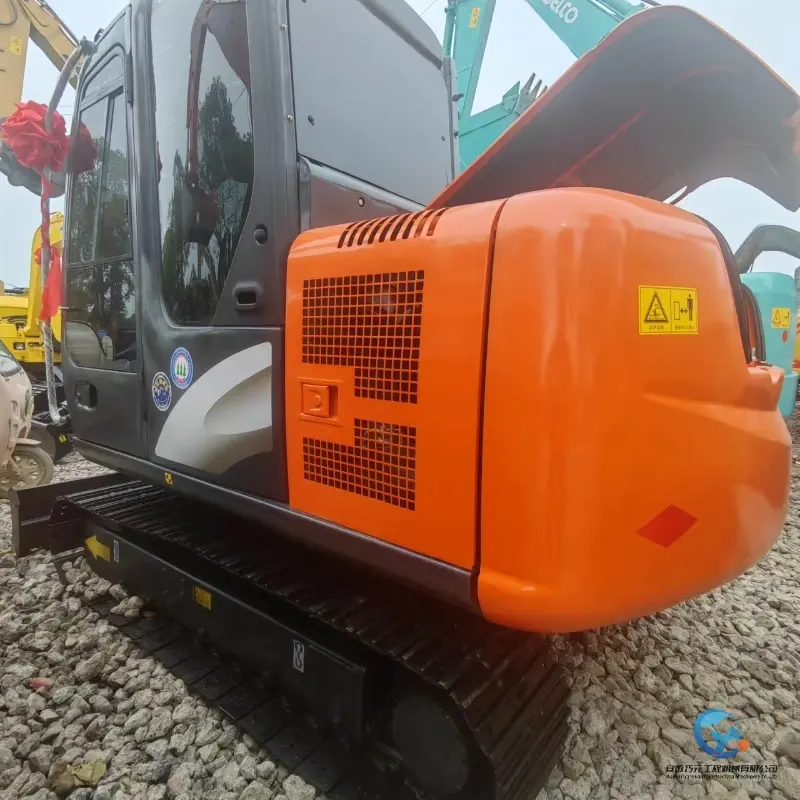 6_Used-Excavator-Hitachi-ZX60-11