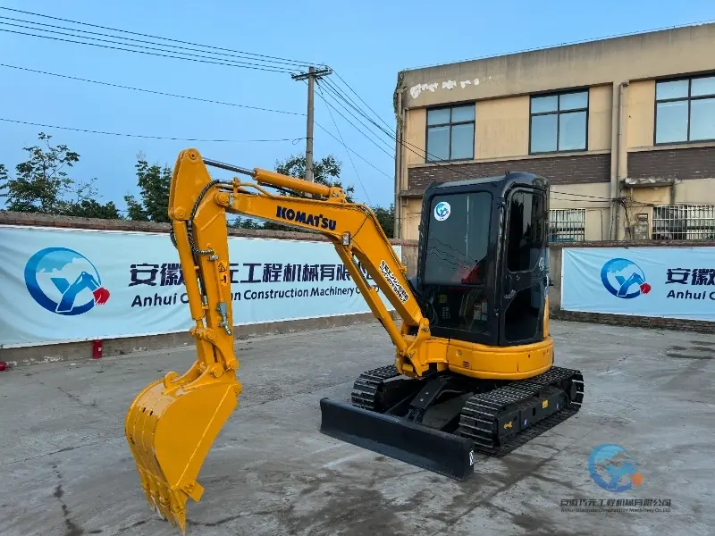 6_Used-Excavator-Komatsu-PC30MR-2-2