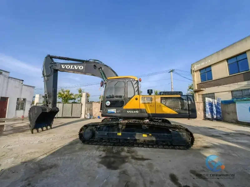 6_Used-Excavator-Volvo-EC300-2