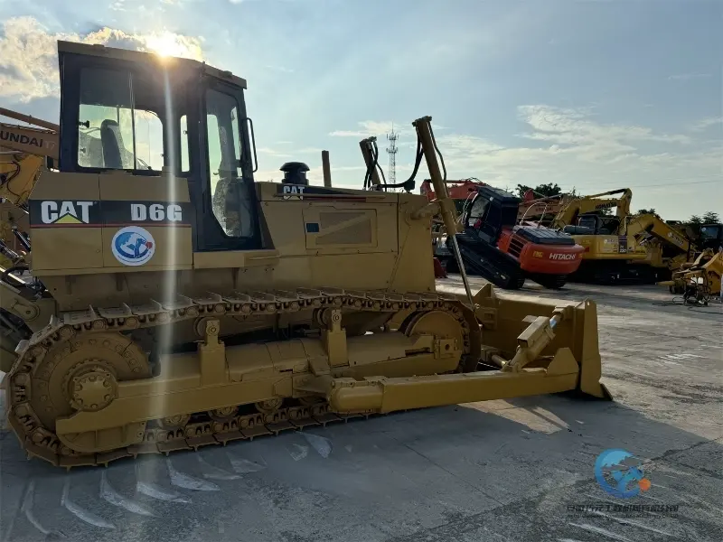 7_Used-Bulldozer-Caterpillar-D6G-4