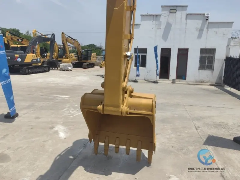 8_2020-Used-Excavator-Caterpillar-320D2-2