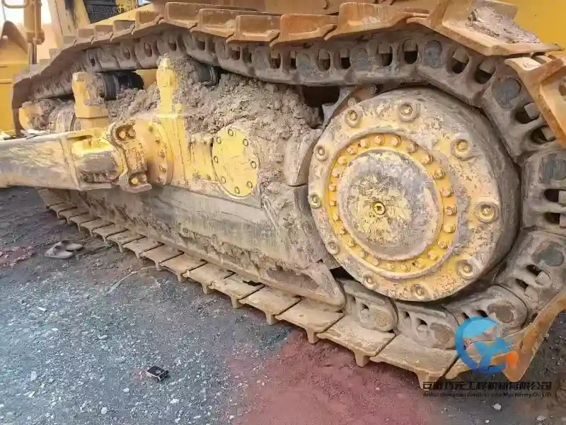 8_Komatsu-D3757_WH_800x600px