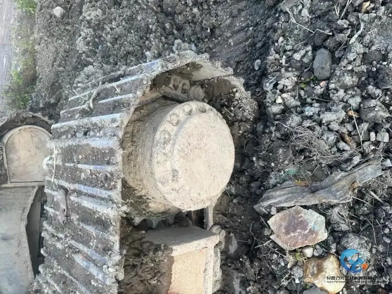 8_Used-Excavator-Caterpillar-3267