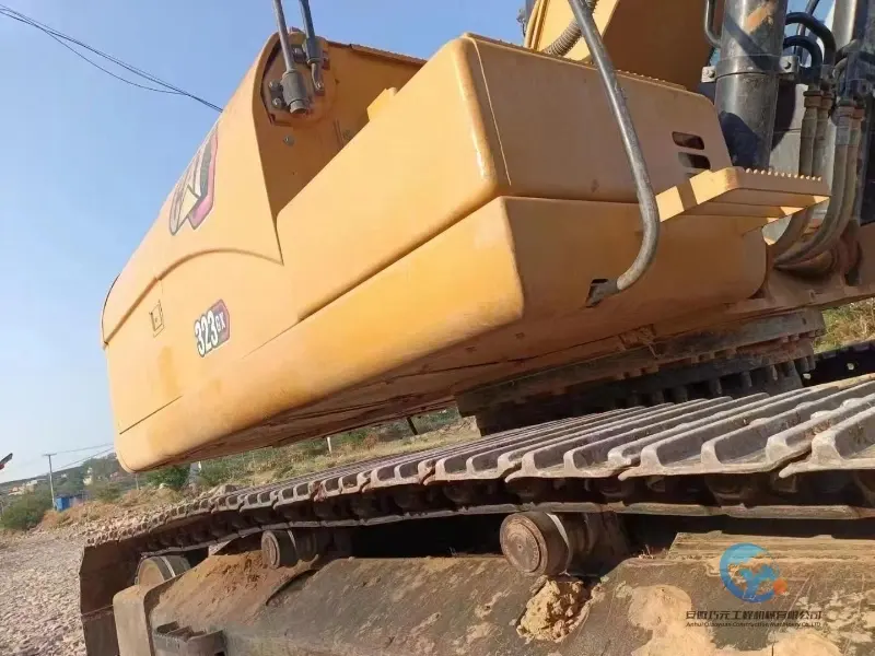 8_Used-Excavator-Caterpillar323GX-8