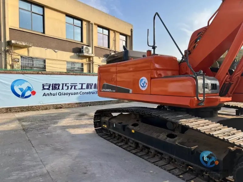 8_Used-Excavator-Doosan-DX260-17