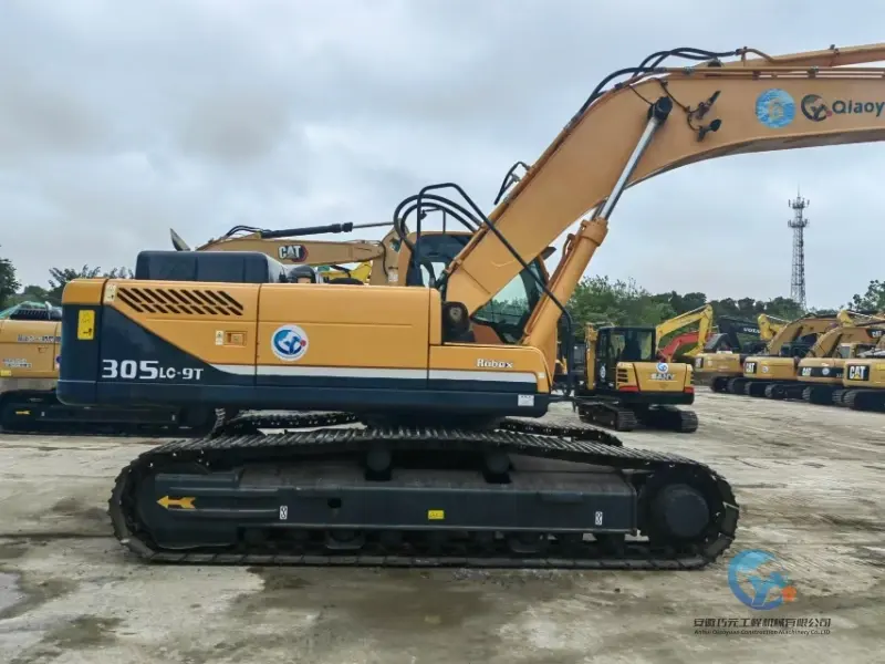 8_Used-Excavator-Hyundai-305LC-9T-4