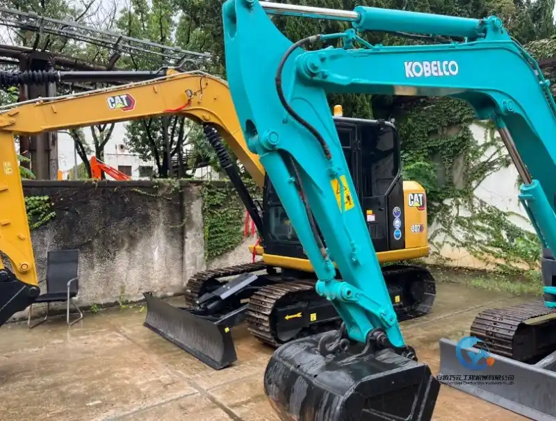 8_Used-Excavator-Kobelco-SK551