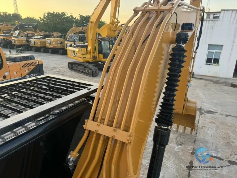 9_2021-Used-Excavator-Caterpillar-320D2-6