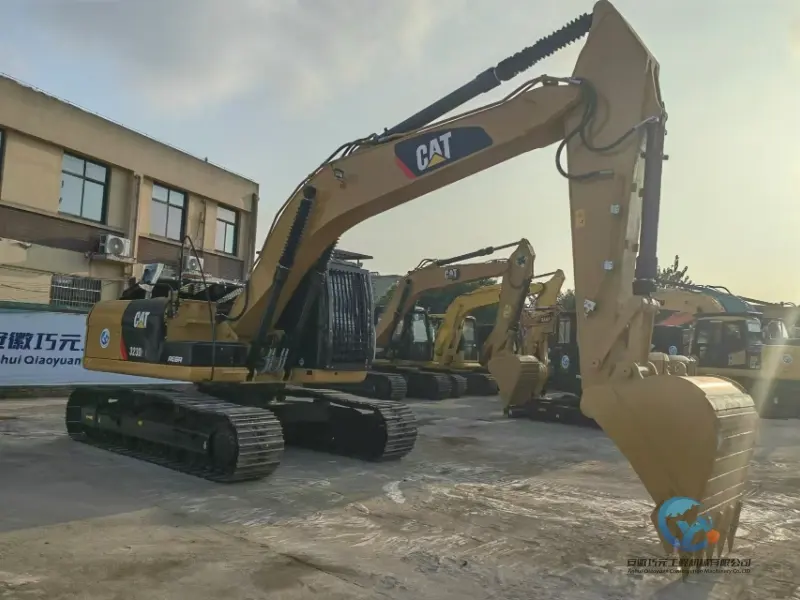 9_2022-Used-Excavator-Caterpillar-323D2L-6