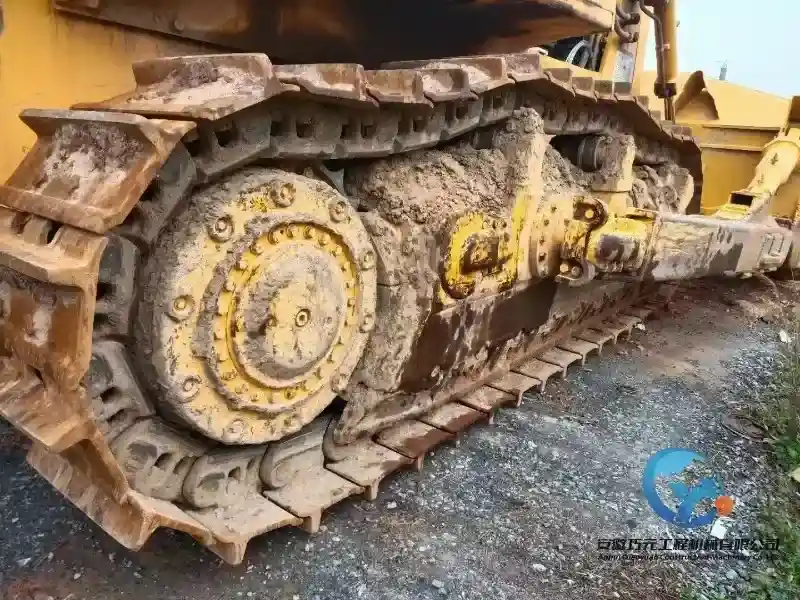 9_Komatsu-D3758_WH_800x600px