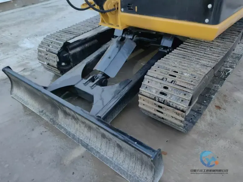 9_Used-Excavator-Caterpillar-303.5E2-1