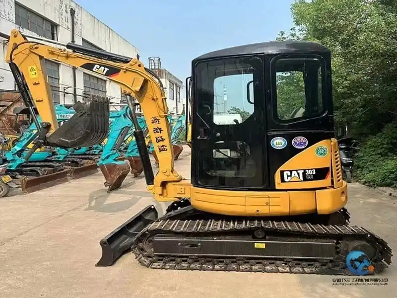 9_Used-Excavator-Caterpillar-303CR0_W_800px