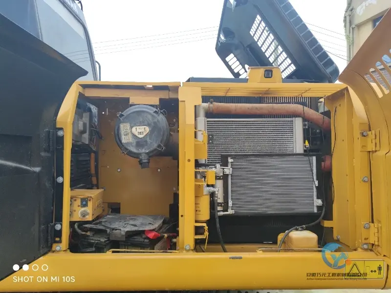 9_Used-Excavator-Caterpillar-323D2L-10