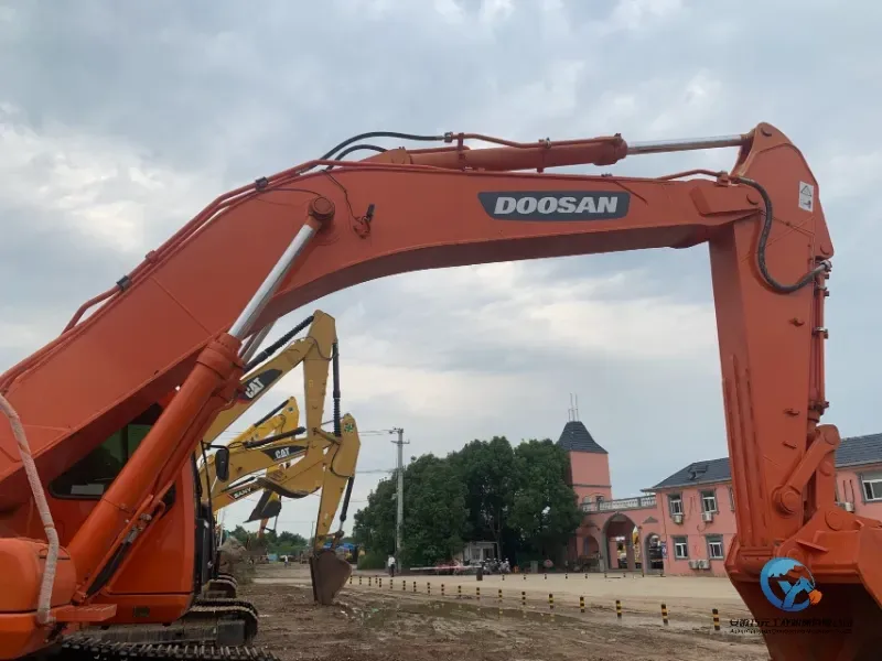 9_Used-Excavator-Doosan-DX420LC-75