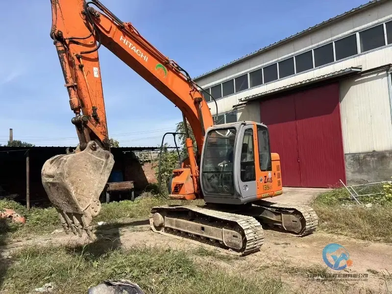 9_Used-Excavator-Hitachi-ZX135-6